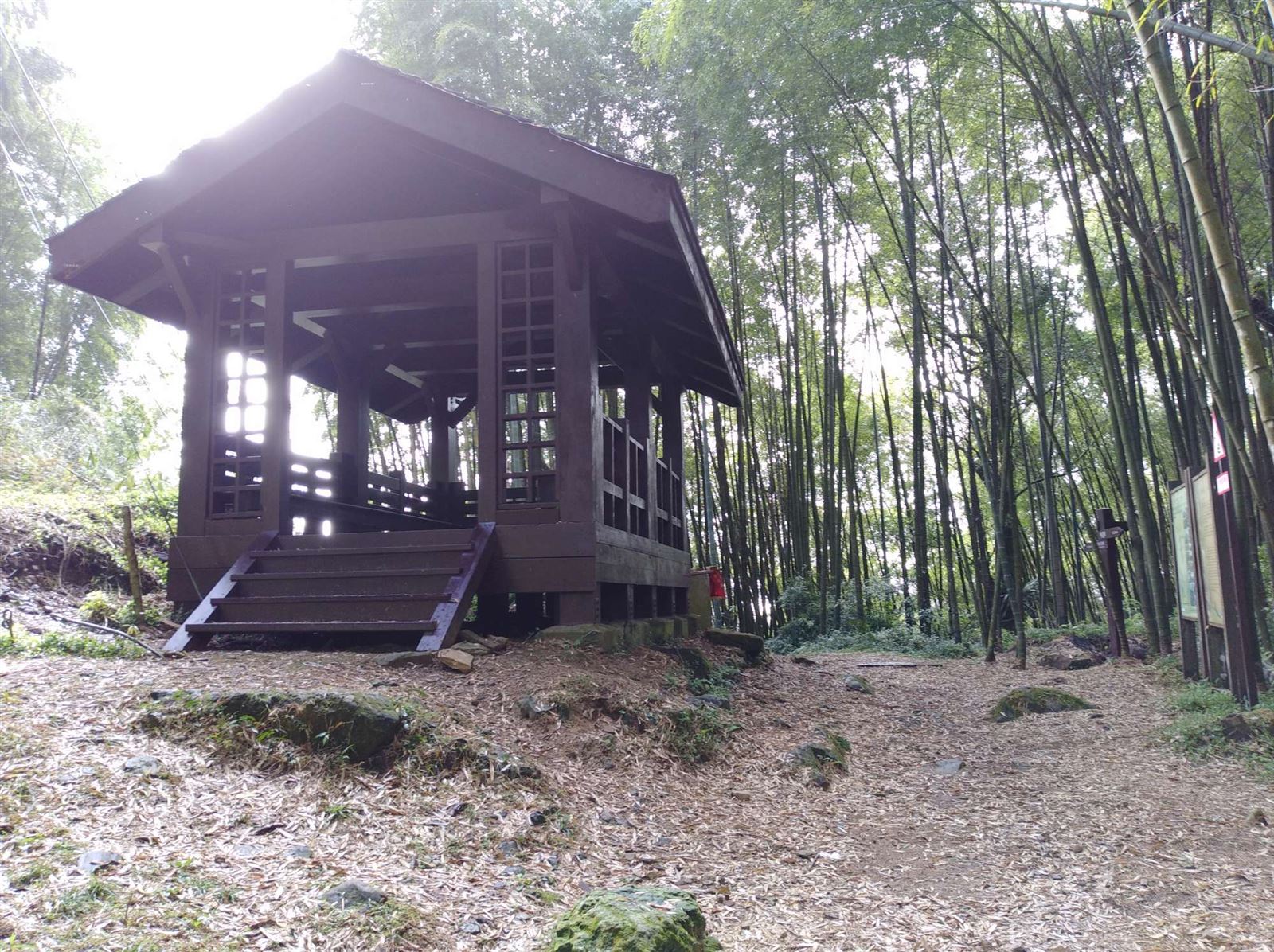 奮瑞古道一隅-休憩涼亭