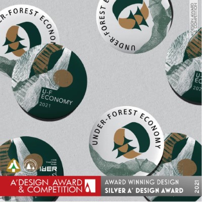 林下良品徽章以蘊含森林豐沛物種資源的「森綠」及象徵與森林共生富涵經濟力的「霧金」為設計主題