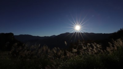 學員可至小笠原山欣賞光芒萬丈的日出