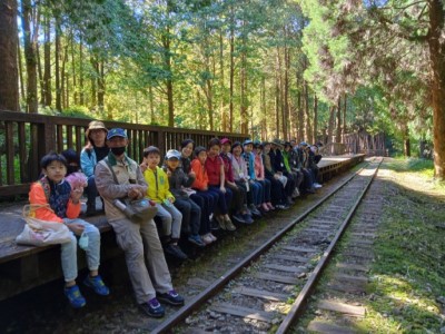 活動包含帶領學員至自然步道生態體驗