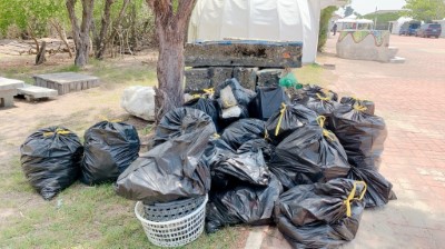 北門在地國小學童及參與活動人員在短短30分鐘內清除近380公斤廢棄物