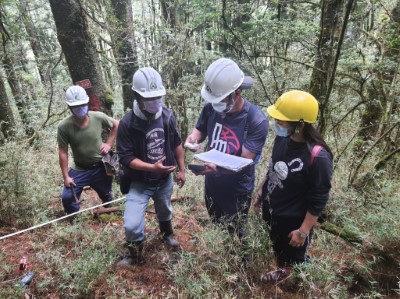 暑期實習生至現地學習森林資源樣區複查