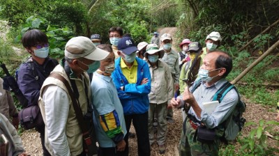 嘉義林管處召集34位國家森林志工成立「八色鳥棲地志工巡守隊」，並帶領志工至現場認識棲地環境