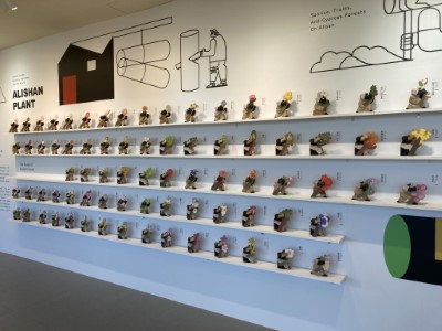 「森，2488品牌概念館」展出超過250款阿里山特色動植物、山色木製公仔