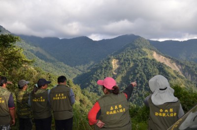 《鄒族獵場、踏查與敘事》新書歷時3年實地踏勘，由嘉義縣鄒族獵人協會指認獵場位置