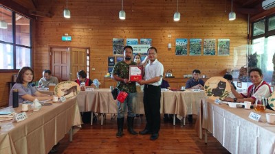 山美村的鄒族獵人安志堅，自110年起配合執行野豬檢體採樣工作，累計採檢了18件，檢體均未驗出豬瘟，間接為臺灣成為「豬瘟非疫國」貢獻心力！