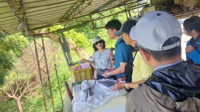 林業保育署嘉義分署帶領中華郵政公司至ESG專案執行地點現勘，規劃日後植樹造林與棲地營造